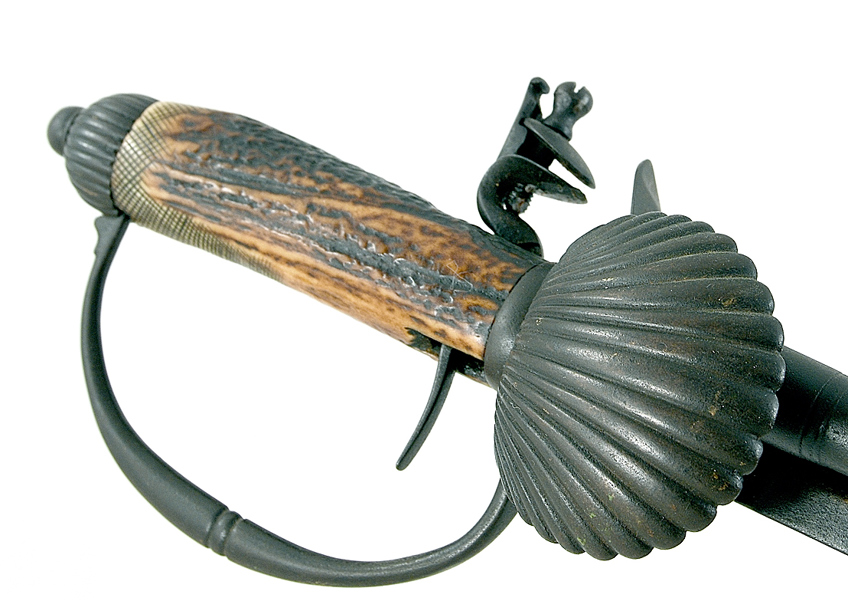 HIRSCHFÄNGER WITH FLINTLOCK PISTOL