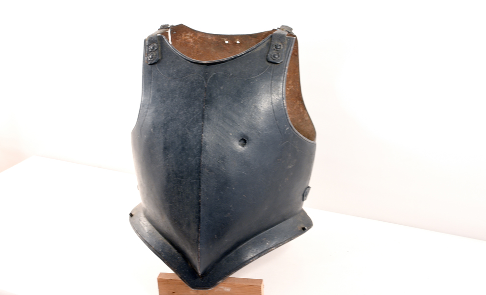 HEAVY BREAST AND BACKPLATE CA 1600